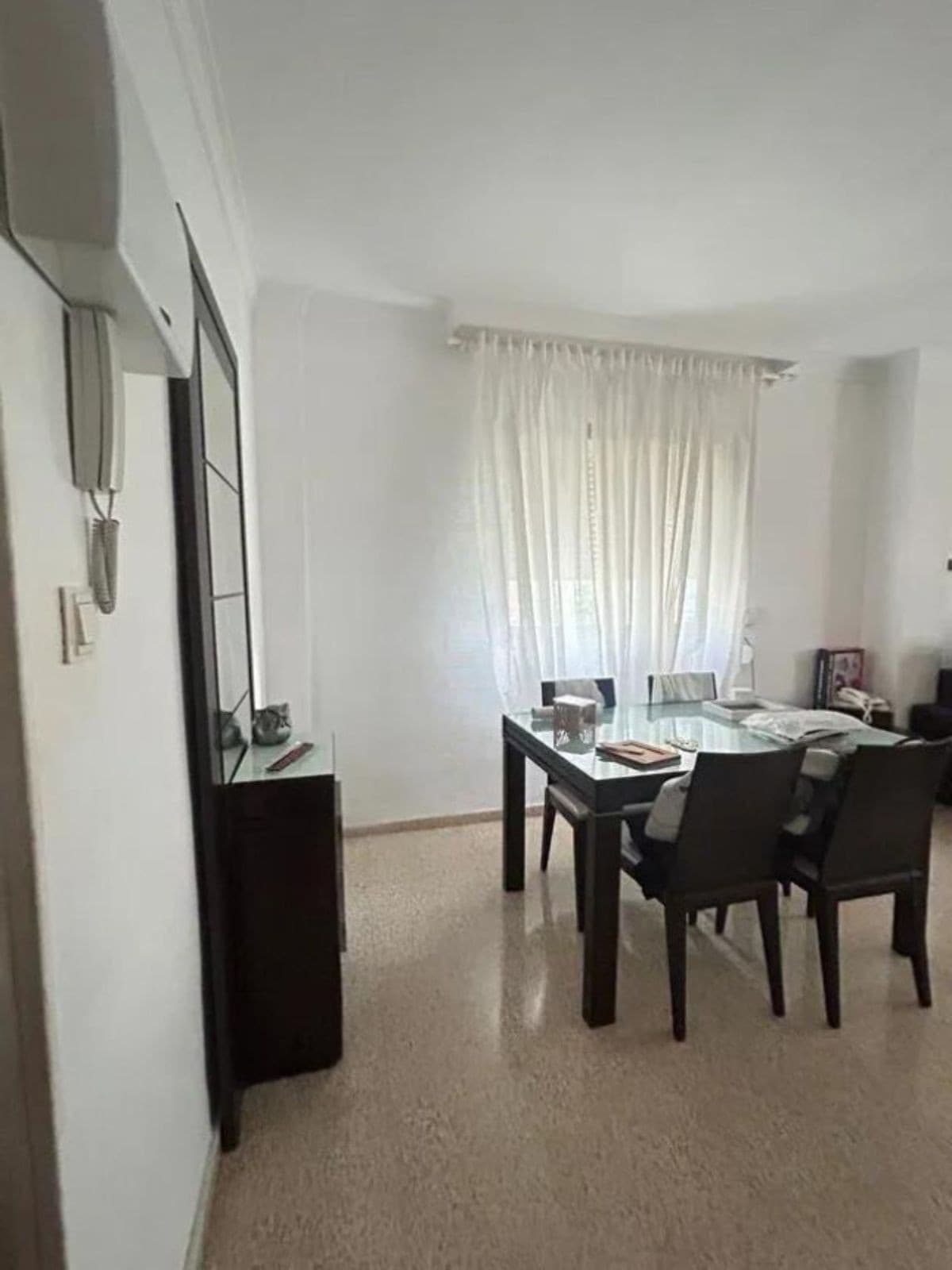 Middle Floor Apartment in Estepona — photo 2 of 10