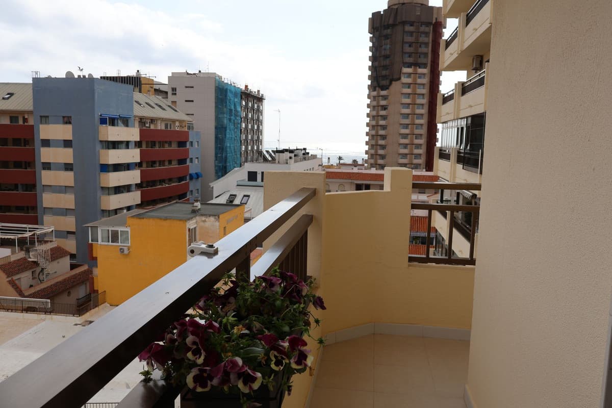 Middle Floor Apartment in Fuengirola — photo 3 of 10