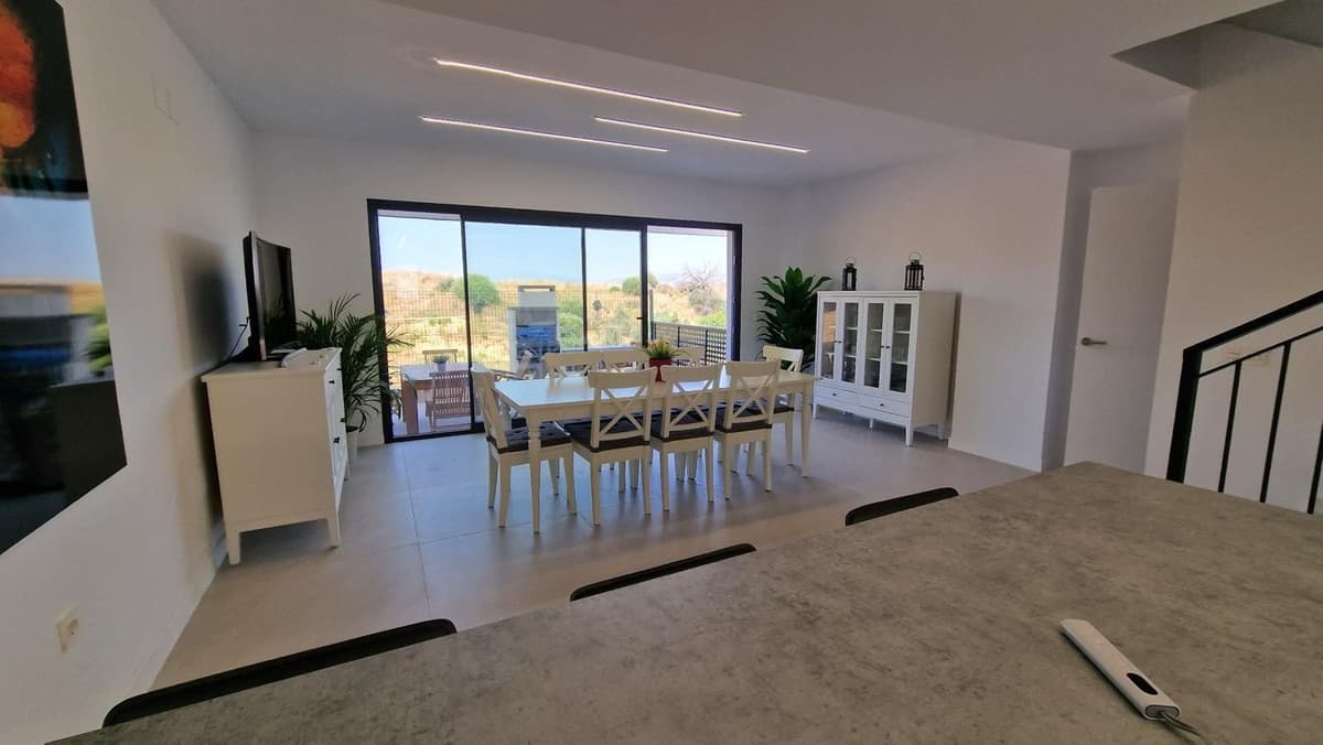 Townhouse in Alhaurín de la Torre — photo 10 of 10