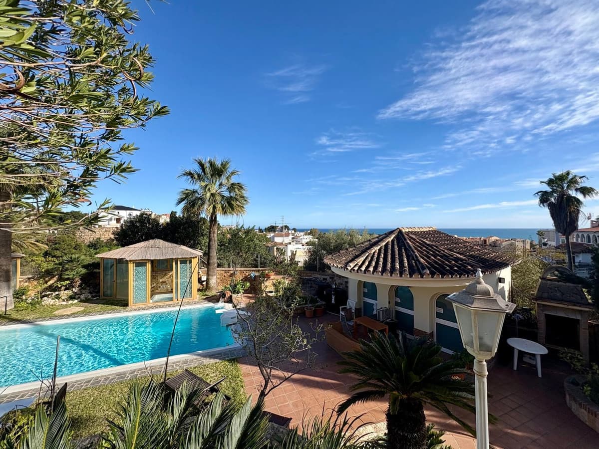 Detached Villa in Torreblanca — photo 1 of 10