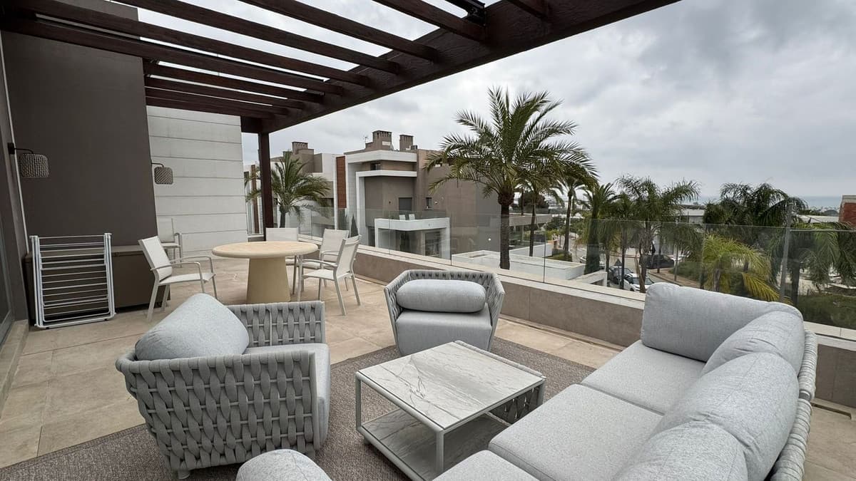 Penthouse in Cancelada — photo 1 of 10