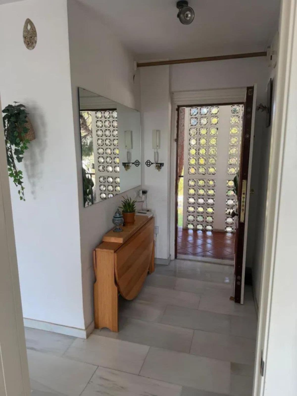 Middle Floor Apartment in Marbella — photo 5 of 10