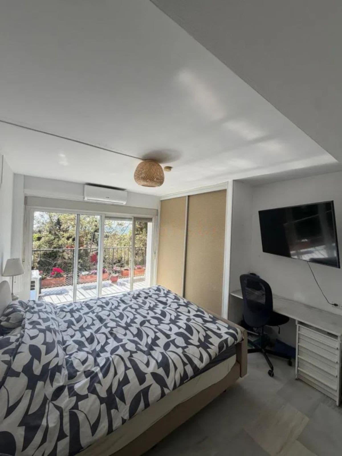 Middle Floor Apartment in Marbella — photo 10 of 10