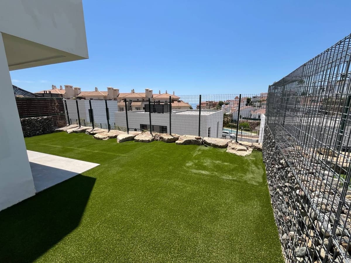 Semi-Detached House in Riviera del Sol — photo 2 of 10