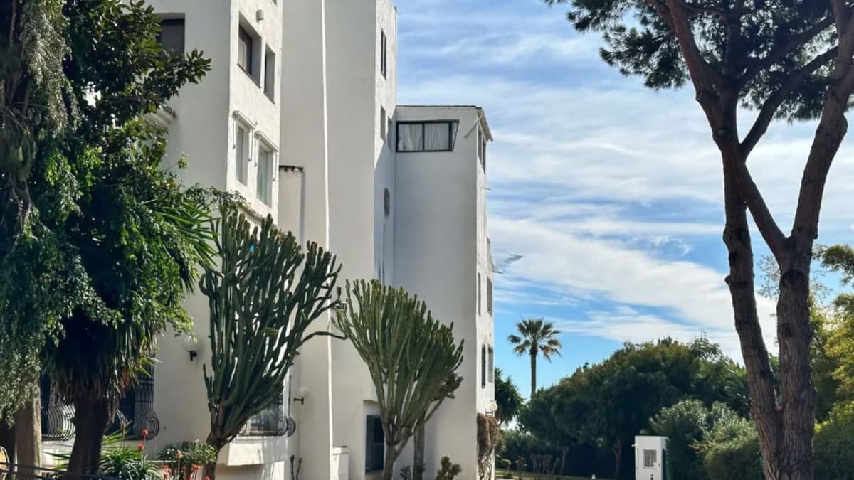 Middle Floor Apartment in Marbella — photo 9 of 9