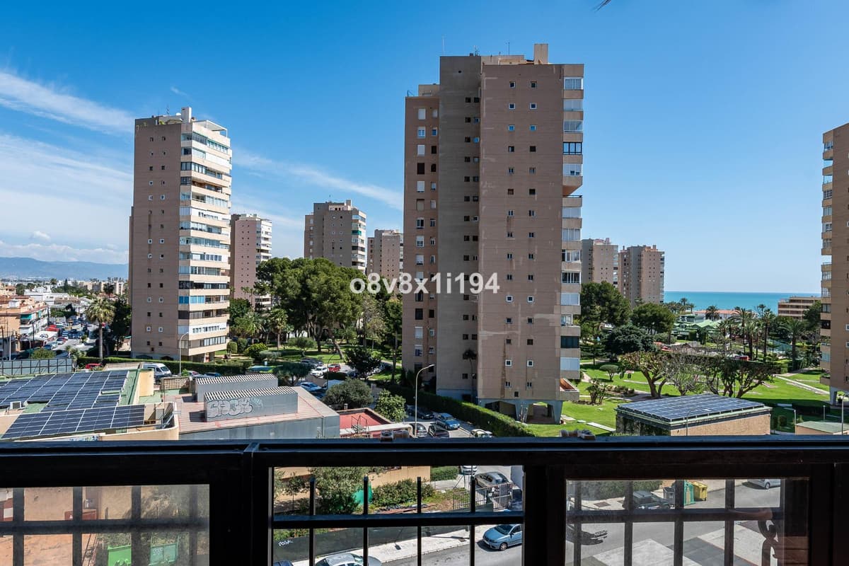Middle Floor Apartment in Torremolinos — photo 1 of 10
