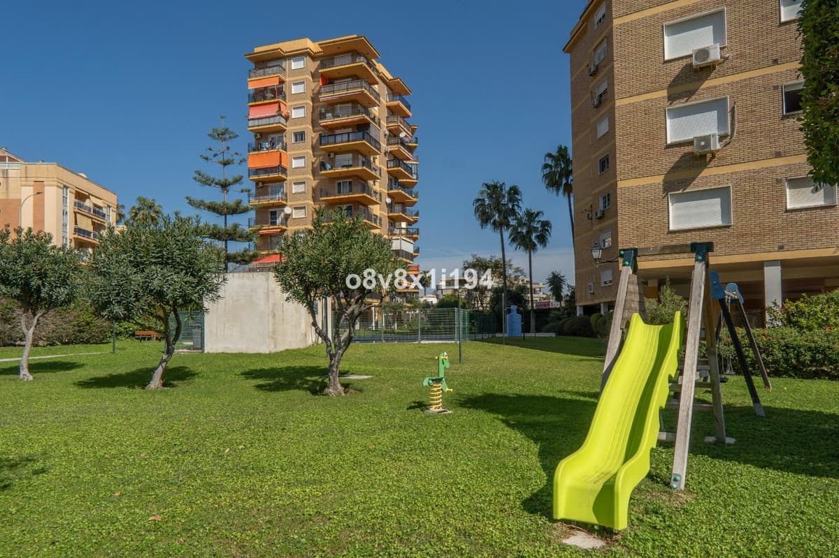 Middle Floor Apartment in Torremolinos — photo 3 of 10