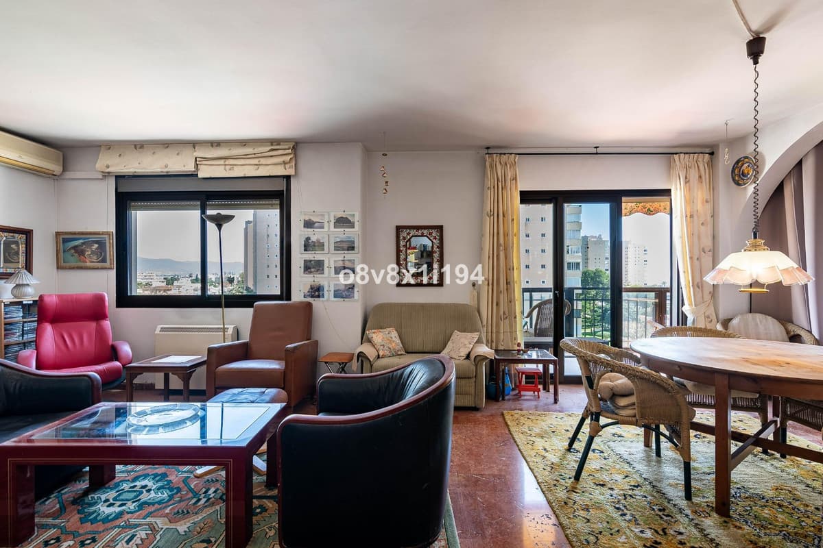 Middle Floor Apartment in Torremolinos — photo 5 of 10