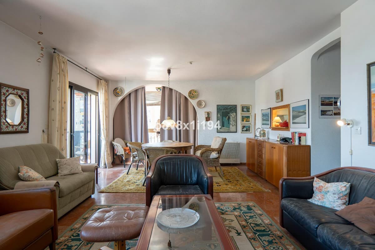 Middle Floor Apartment in Torremolinos — photo 6 of 10