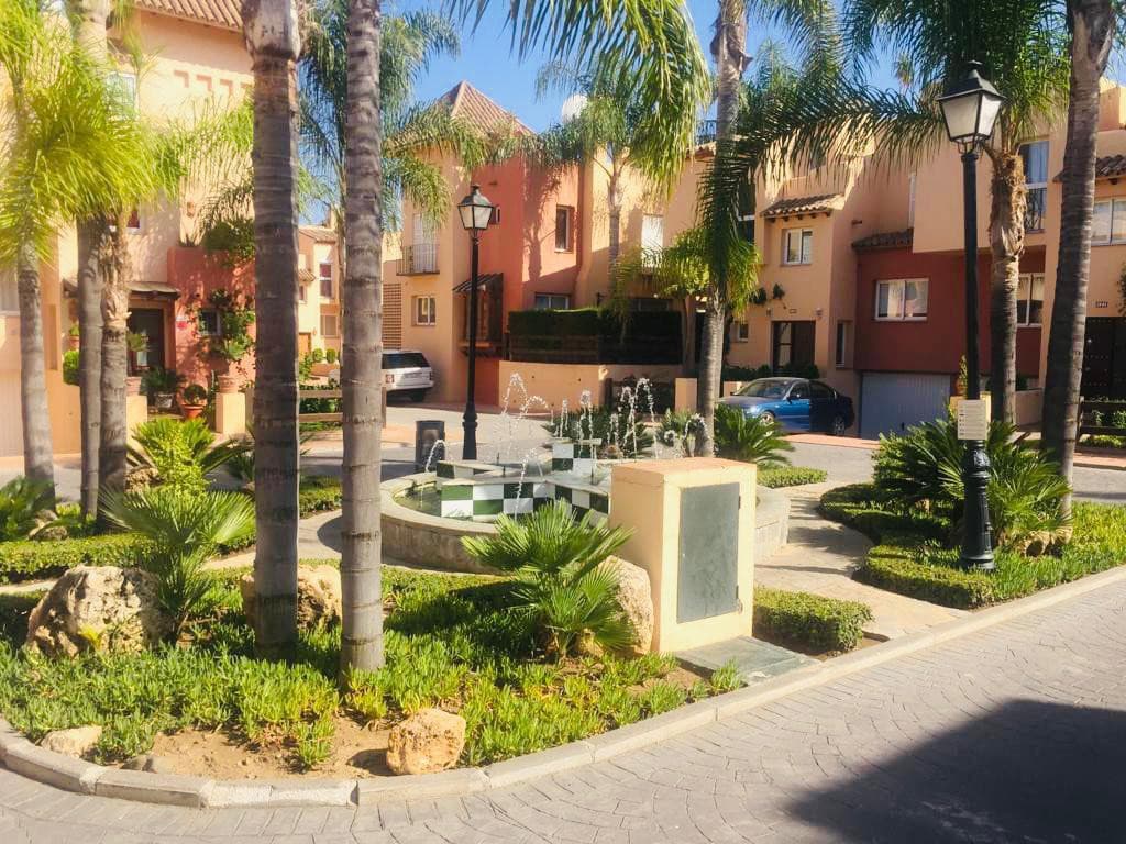 Townhouse in Nueva Andalucía — photo 6 of 10