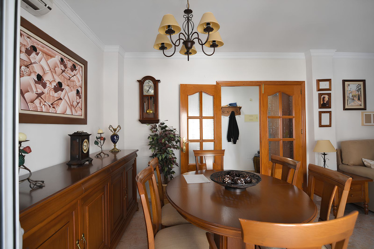 Middle Floor Apartment in Las Lagunas — photo 6 of 10