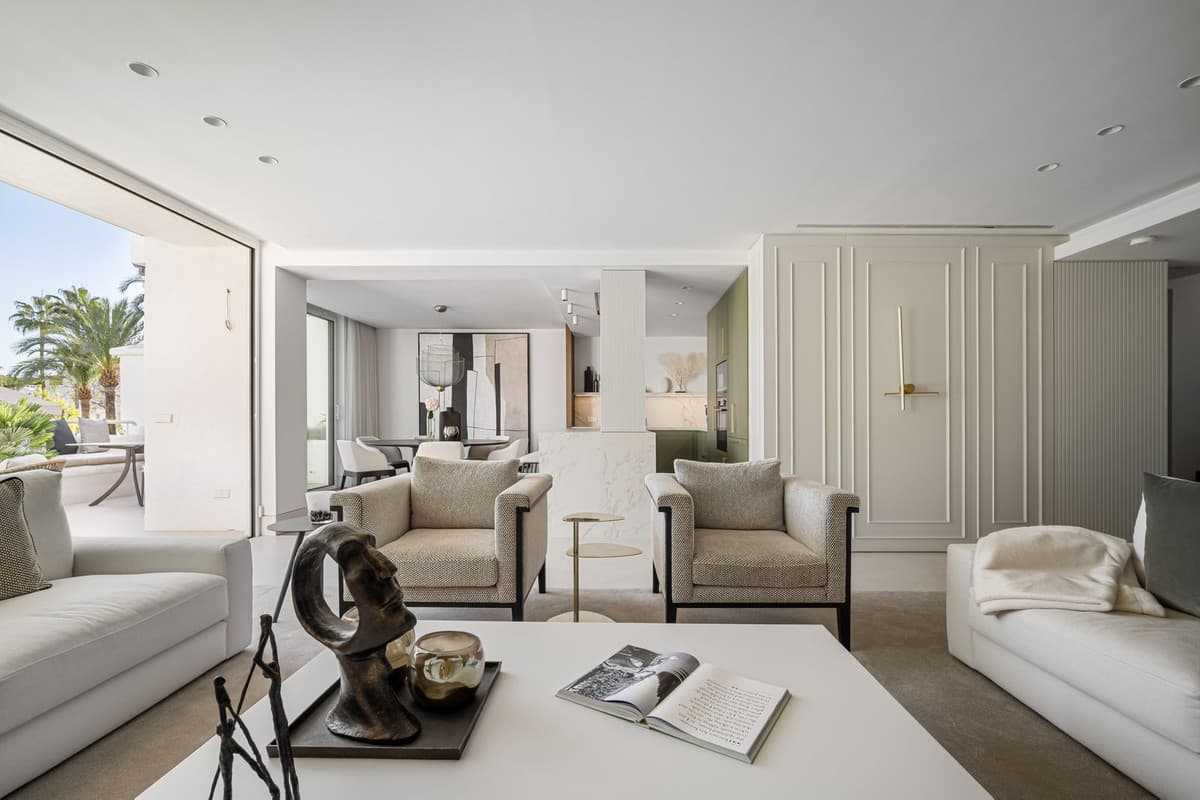 Penthouse Duplex in The Golden Mile — photo 3 of 10