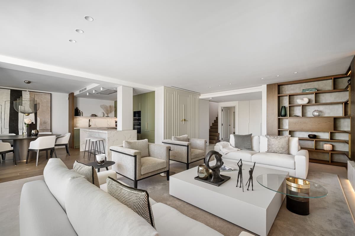 Penthouse Duplex in The Golden Mile — photo 4 of 10