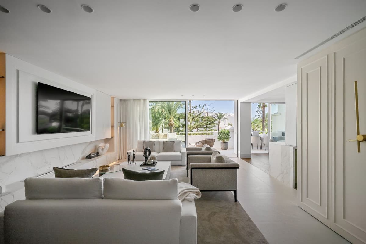 Penthouse Duplex in The Golden Mile — photo 5 of 10