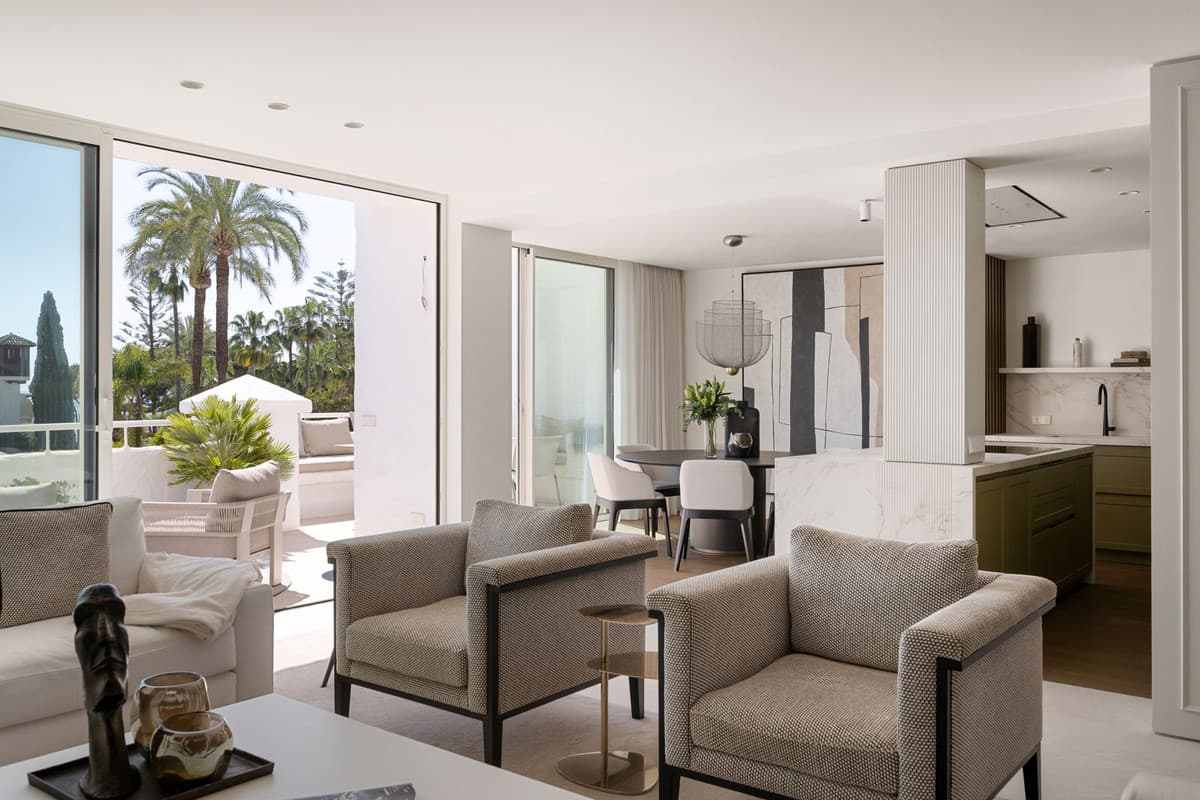 Penthouse Duplex in The Golden Mile — photo 6 of 10