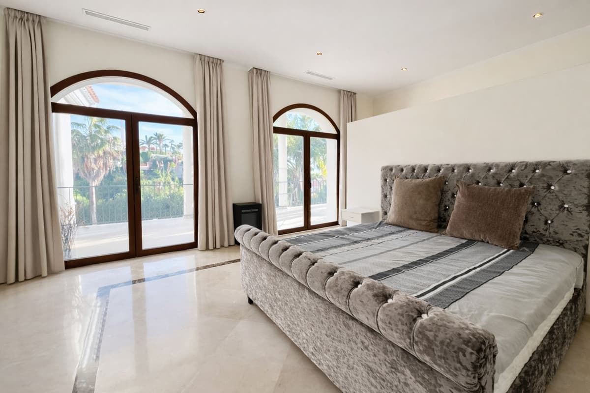 Detached Villa in Benahavís — photo 4 of 10