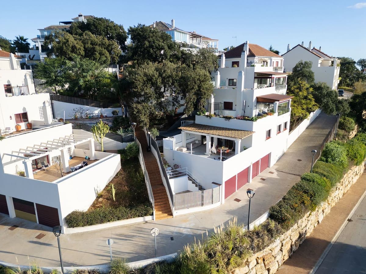Townhouse in La Mairena — photo 3 of 10
