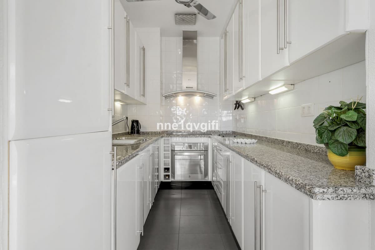 Middle Floor Apartment in Nagüeles — photo 6 of 10