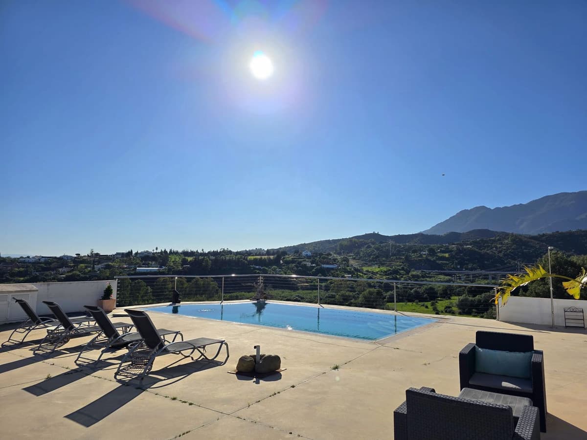 Detached Villa in Estepona — photo 1 of 10