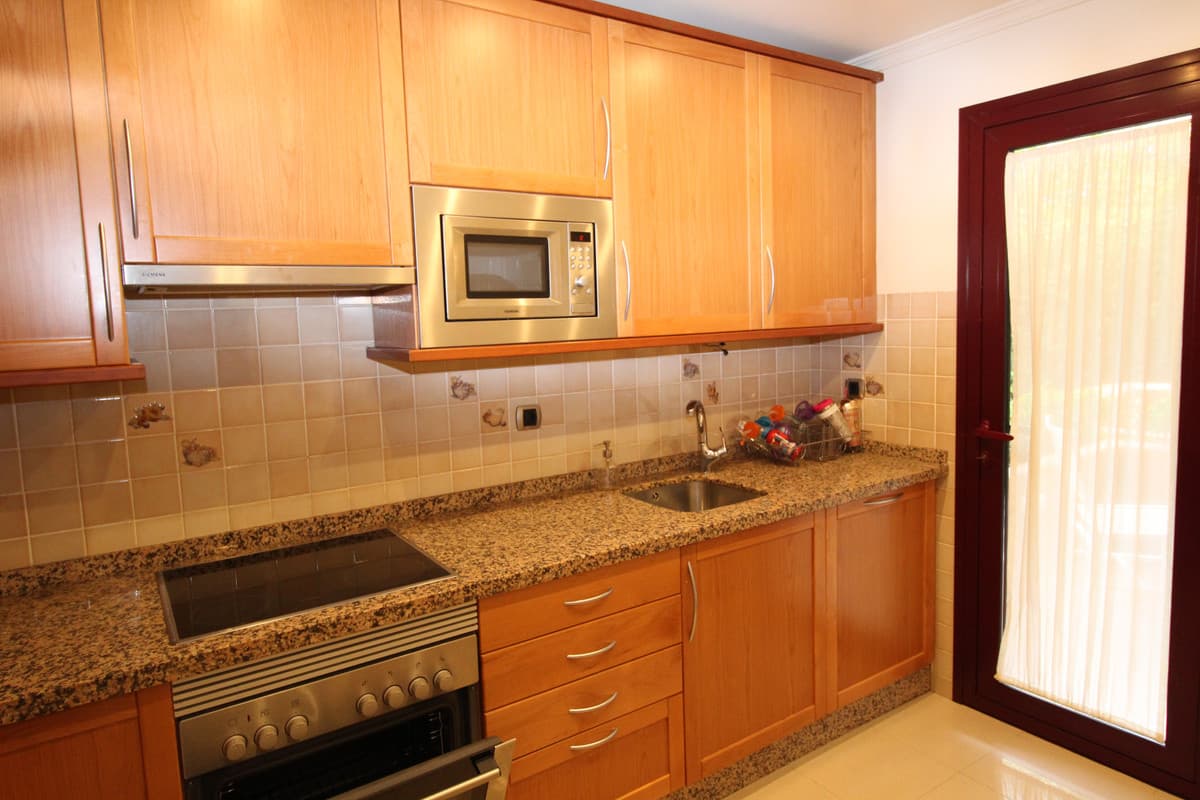 Semi-Detached House in The Golden Mile — photo 4 of 10