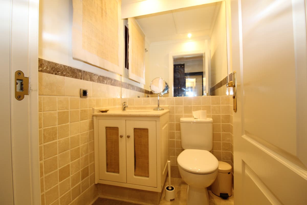 Semi-Detached House in The Golden Mile — photo 10 of 10
