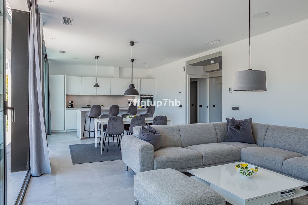 Detached Villa in Estepona — photo 3 of 10