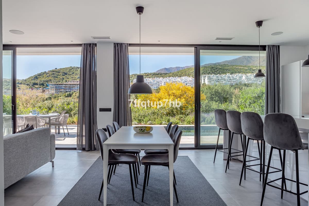 Detached Villa in Estepona — photo 5 of 10