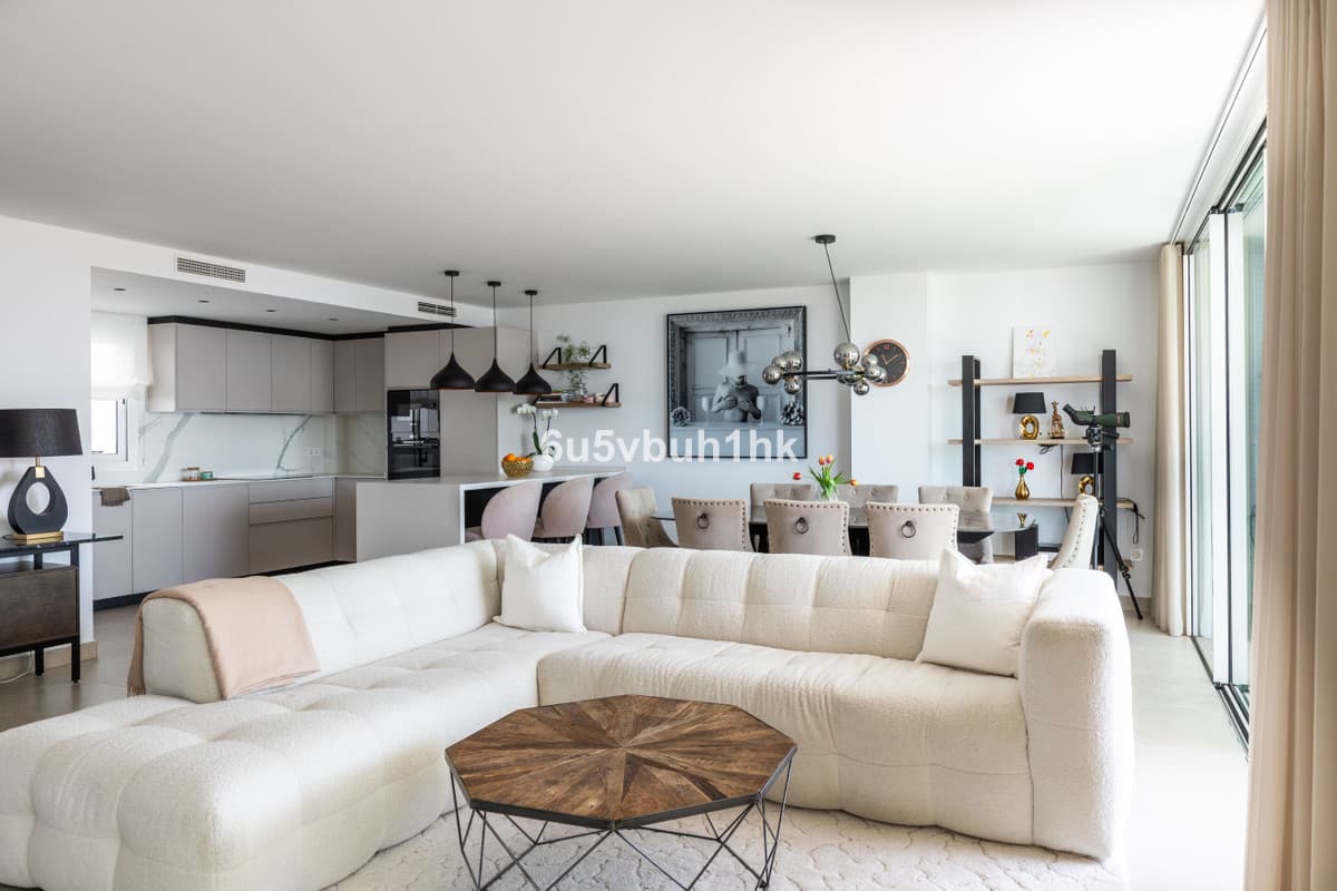 Middle Floor Apartment in Torrequebrada — photo 7 of 10