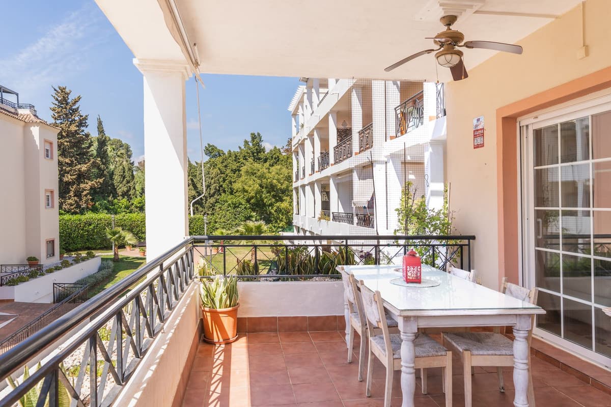 Middle Floor Apartment in Nueva Andalucía — photo 2 of 10