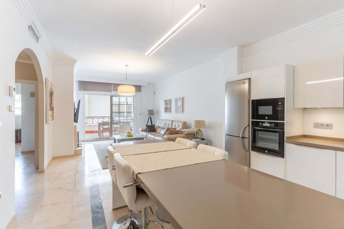 Middle Floor Apartment in Nueva Andalucía — photo 8 of 10