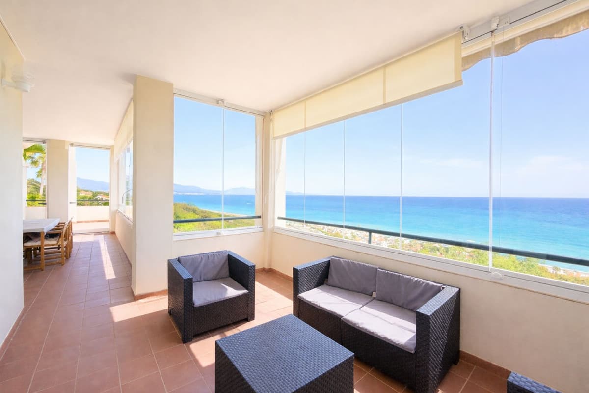 Middle Floor Apartment in La Duquesa — photo 1 of 10
