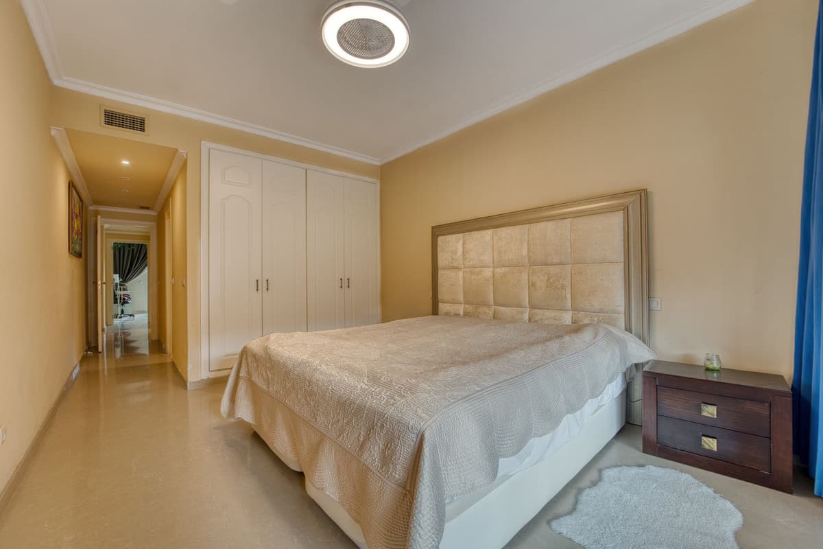 Ground Floor Apartment in Marbella — photo 7 of 10