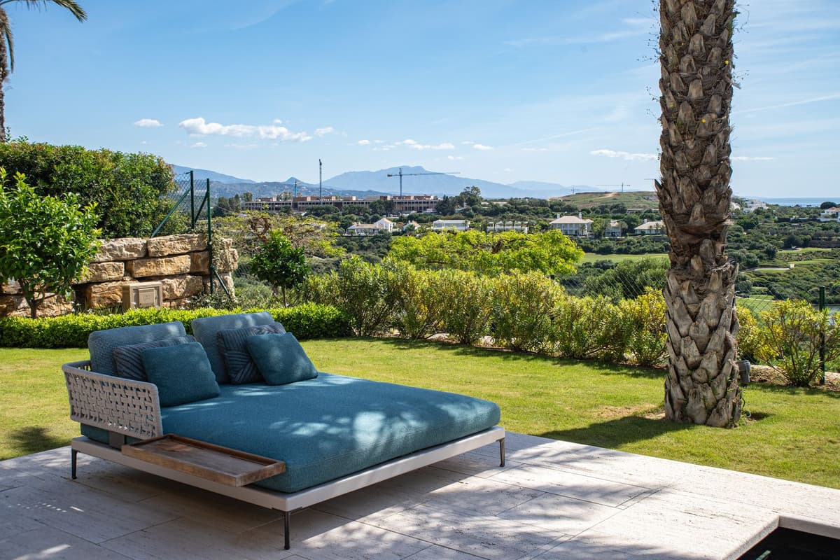 Ground Floor Apartment in Casares — photo 8 of 10