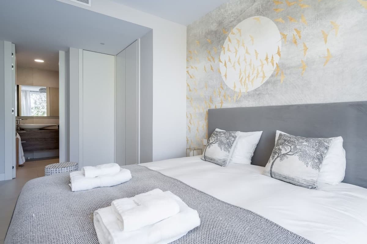 Middle Floor Apartment in Estepona — photo 5 of 10