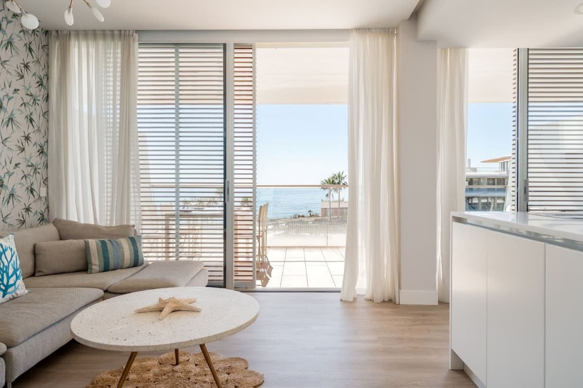 Middle Floor Apartment in Estepona — photo 8 of 10