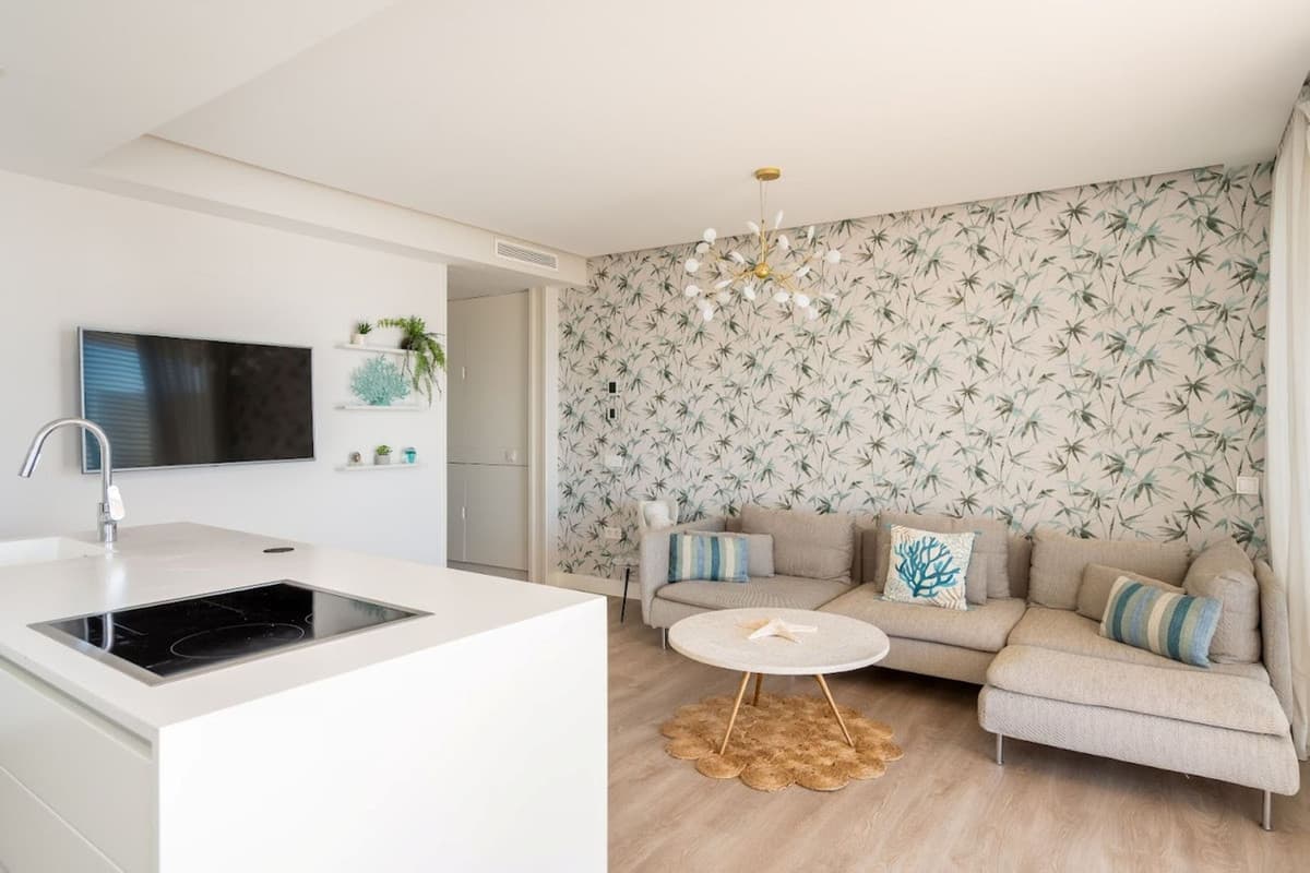 Middle Floor Apartment in Estepona — photo 9 of 10