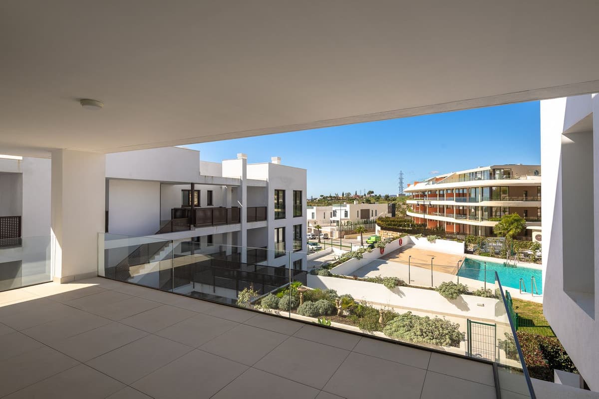 Middle Floor Apartment in Fuengirola — photo 1 of 10