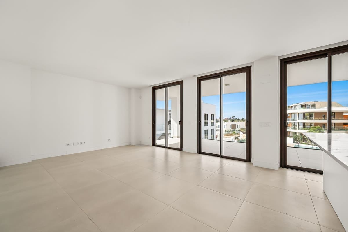 Middle Floor Apartment in Fuengirola — photo 2 of 10