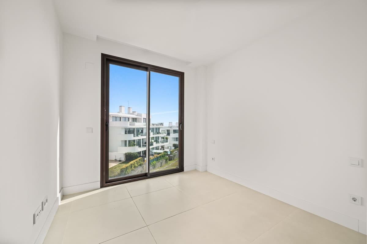 Middle Floor Apartment in Fuengirola — photo 4 of 10