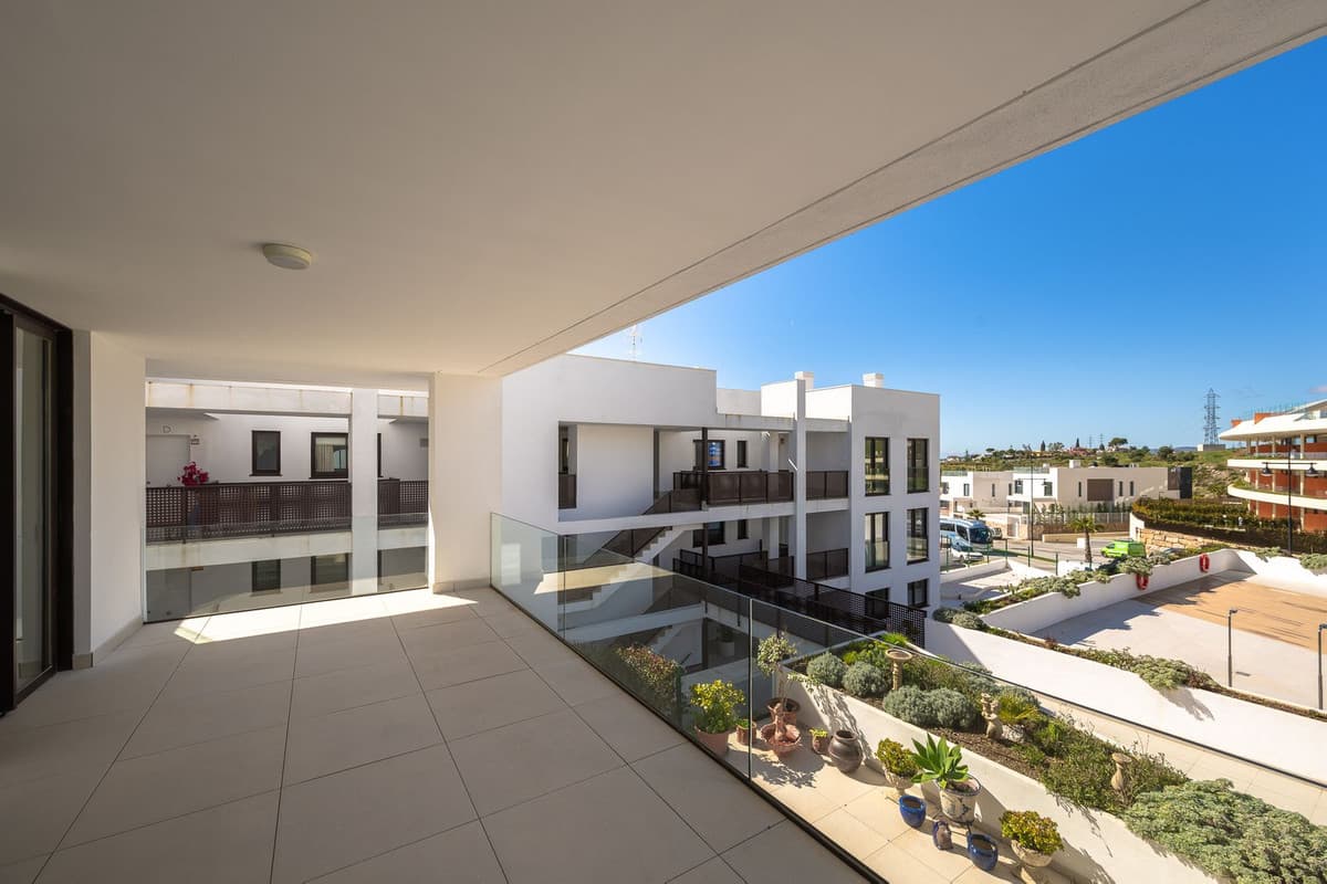 Middle Floor Apartment in Fuengirola — photo 8 of 10