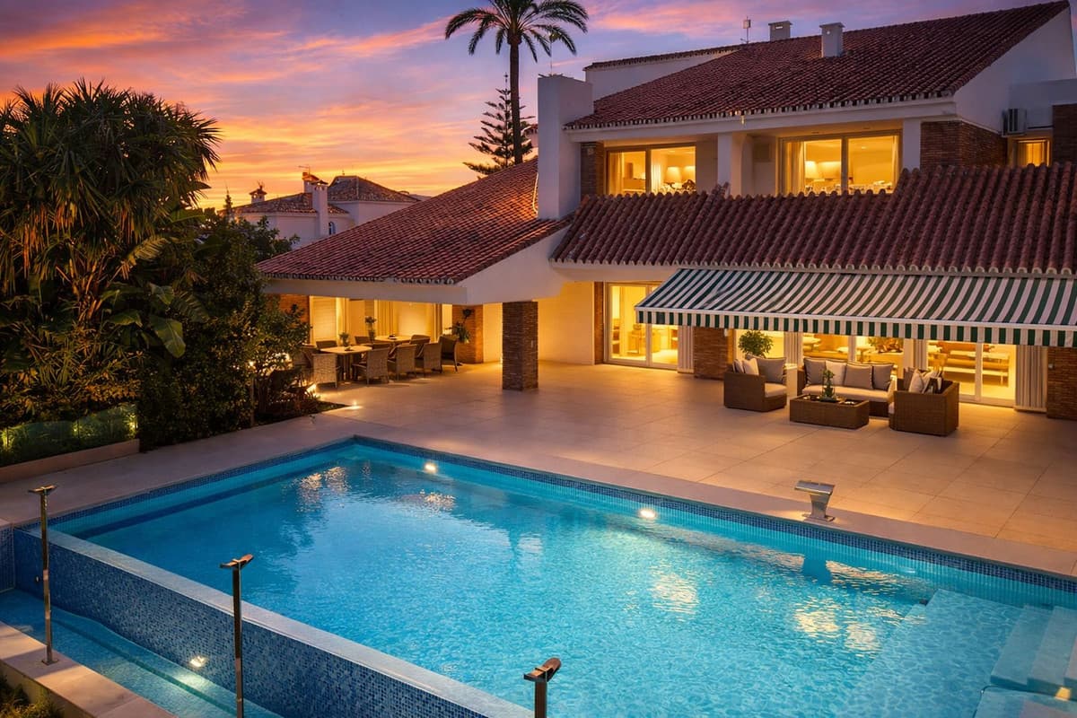 Detached Villa in Puerto Banús — photo 2 of 10