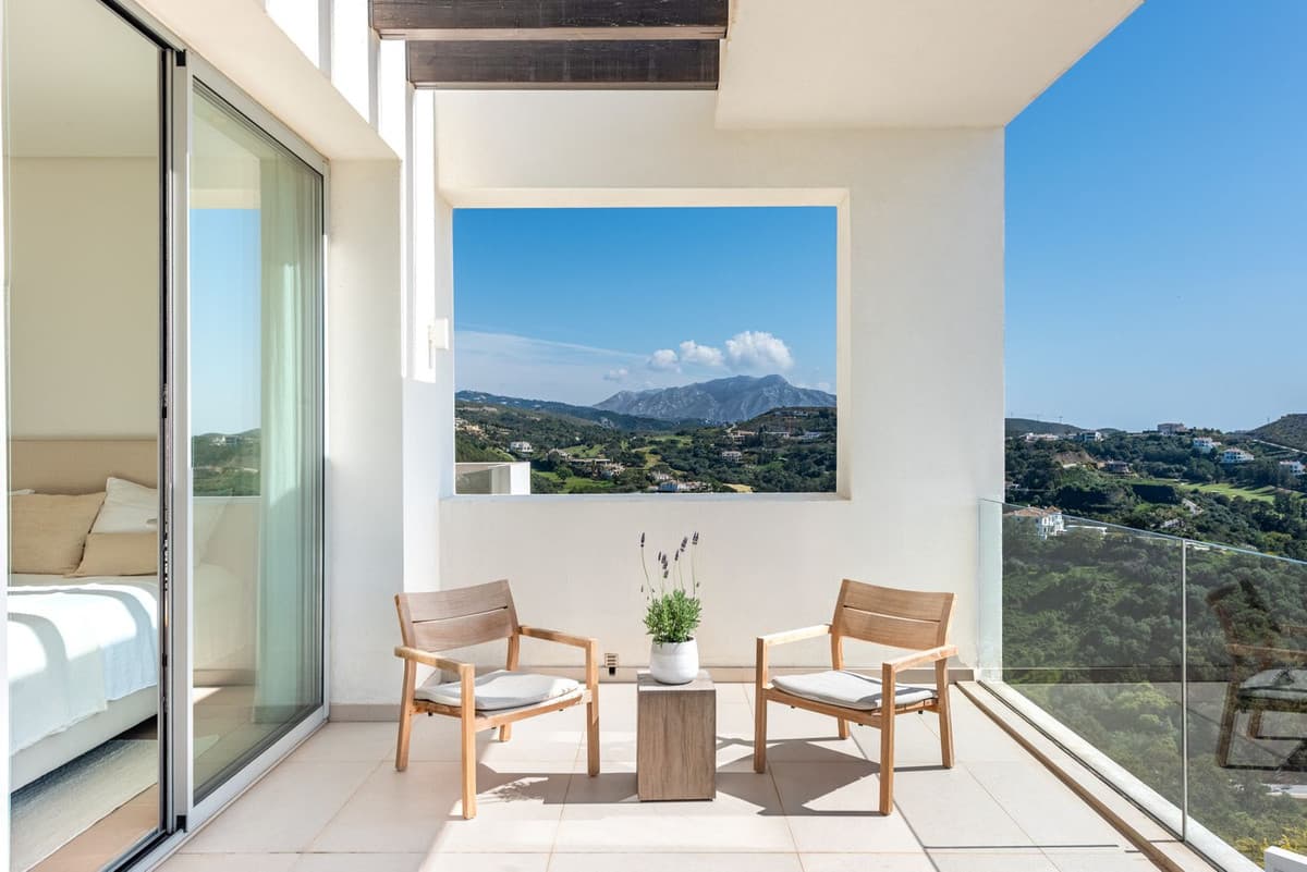 Penthouse Duplex in Benahavís — photo 8 of 10