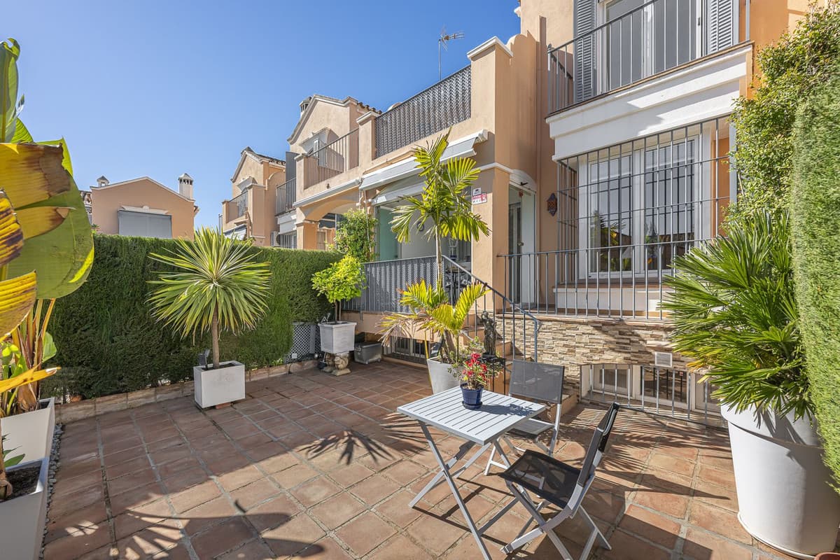Townhouse in Marbella — photo 2 of 10