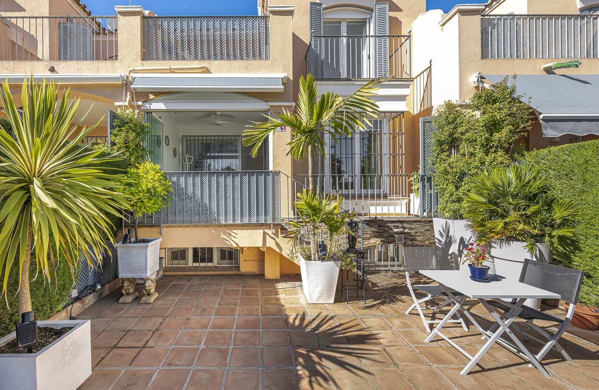 Townhouse in Marbella — photo 3 of 10