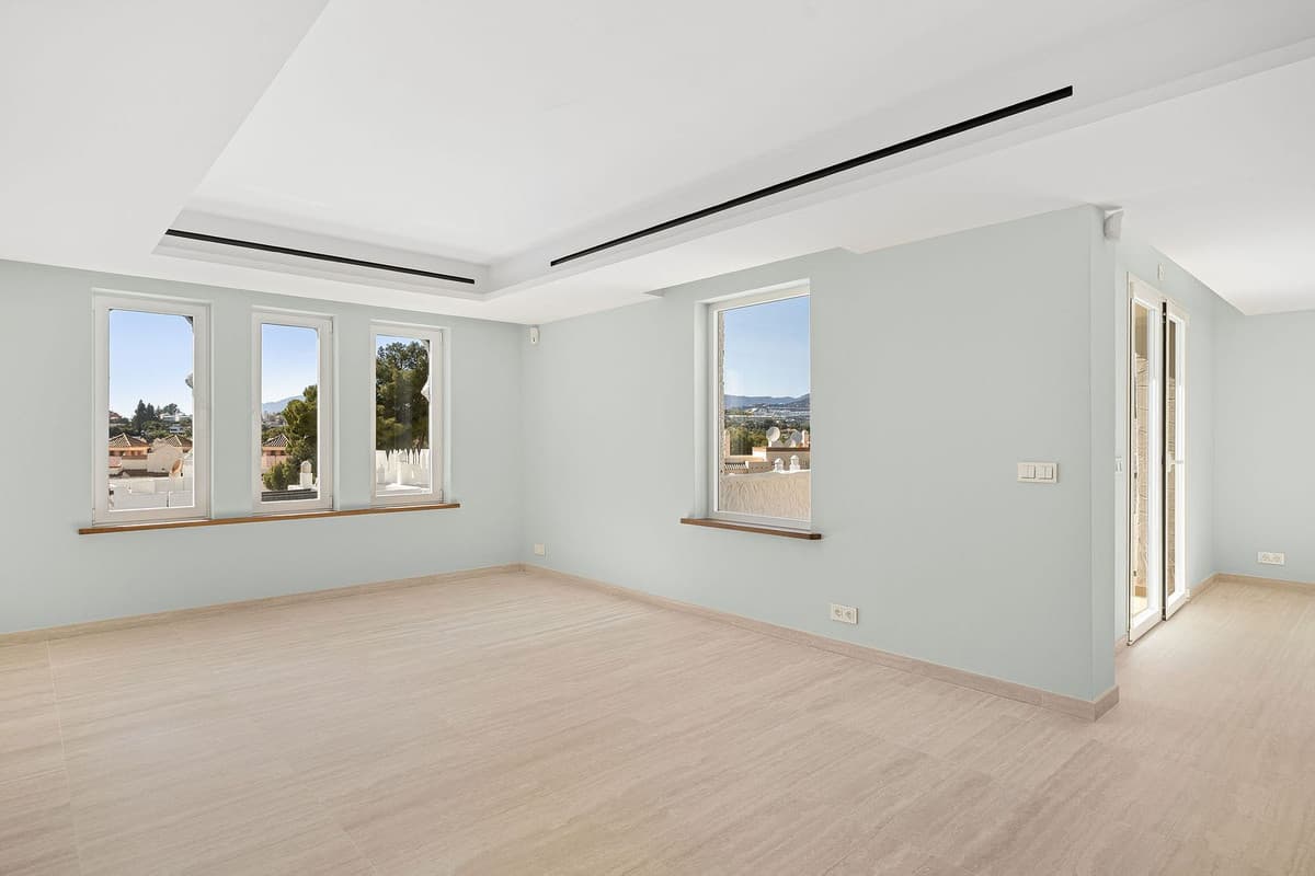 Penthouse in Nueva Andalucía — photo 7 of 10
