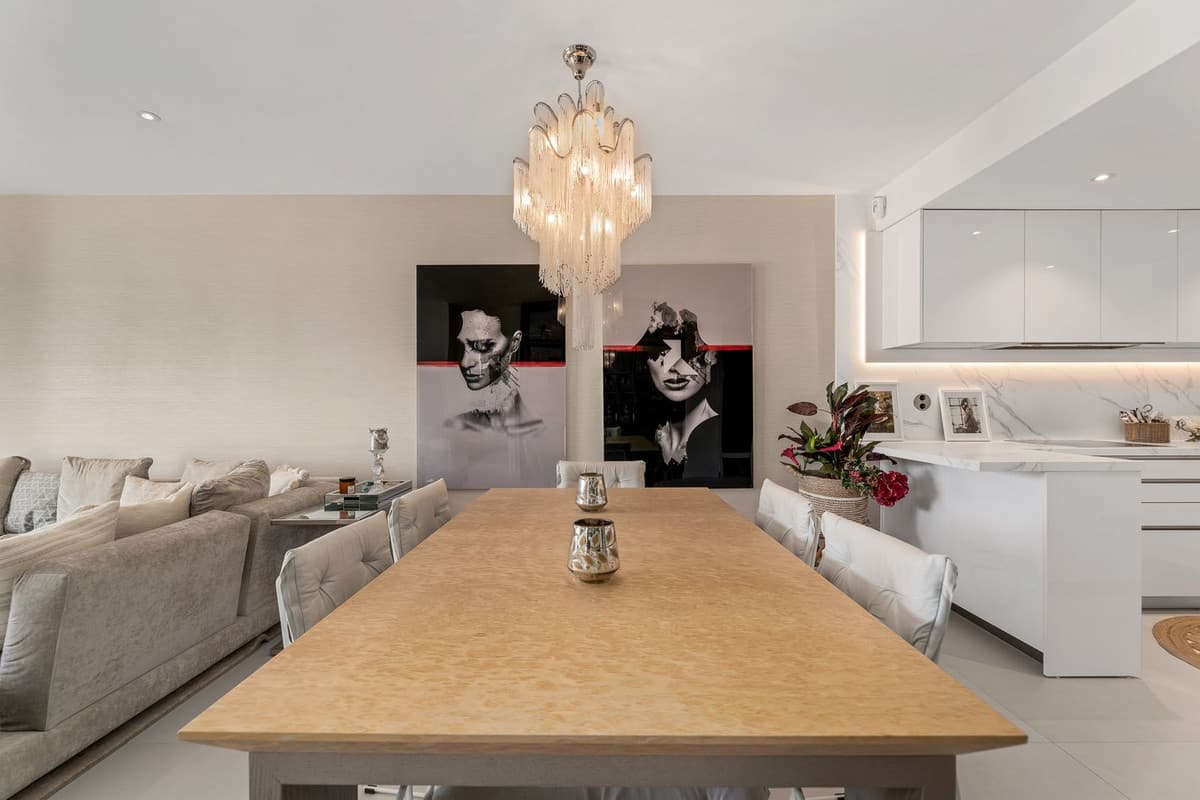 Middle Floor Apartment in The Golden Mile — photo 10 of 10