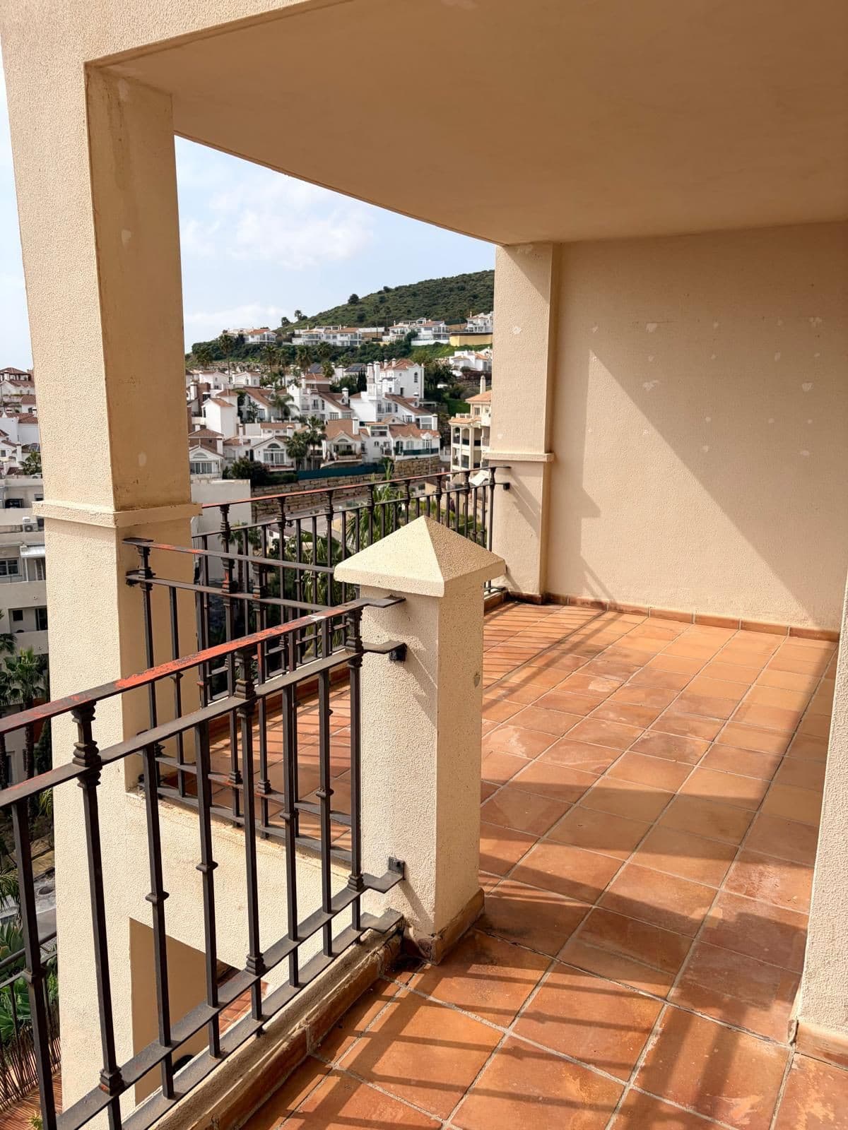 Middle Floor Apartment in Mijas — photo 4 of 10