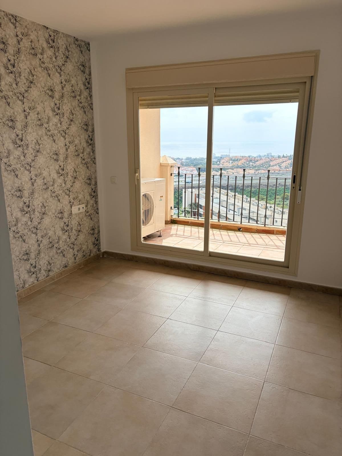 Middle Floor Apartment in Mijas — photo 10 of 10