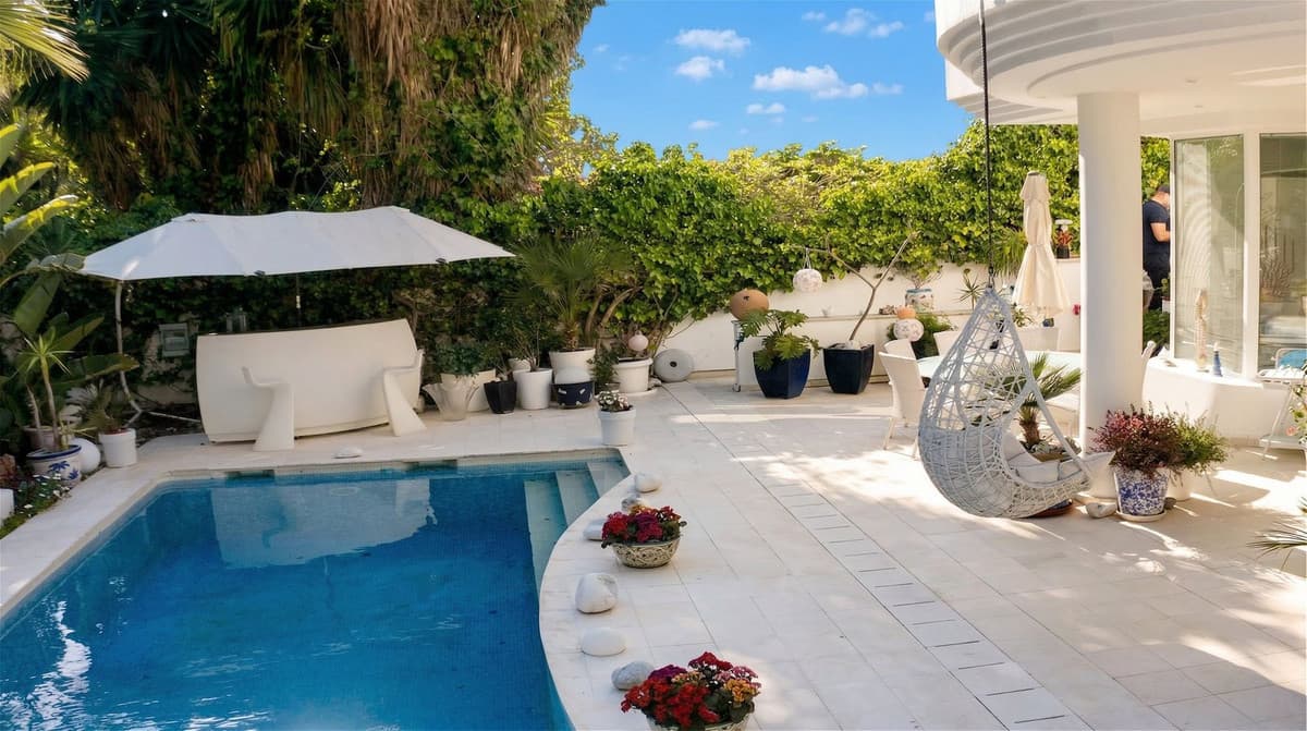 Detached Villa in New Golden Mile — photo 3 of 10