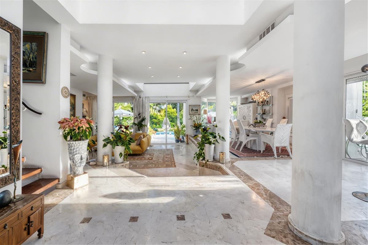 Detached Villa in New Golden Mile — photo 5 of 10